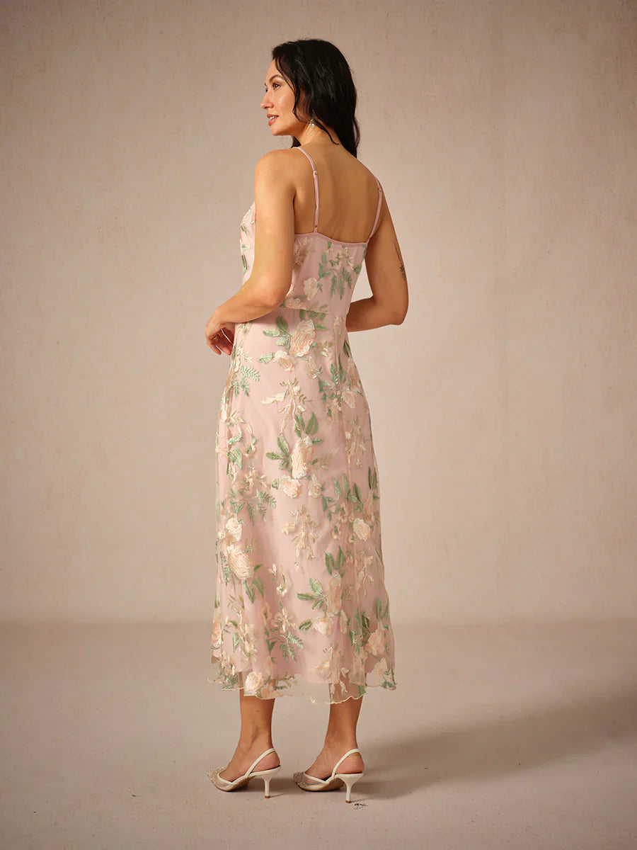 Nakış Detaylı Şifon ve Dantel Takım Set