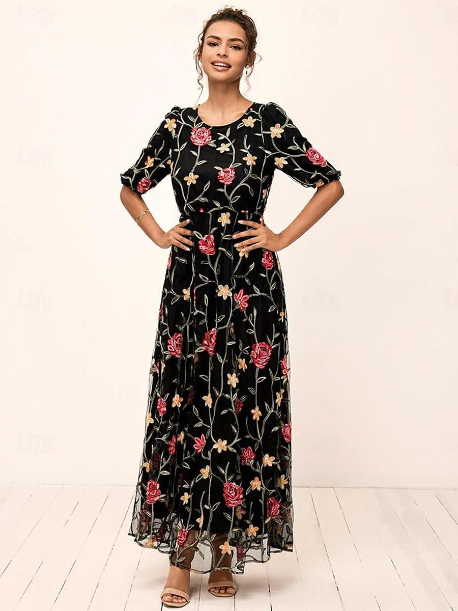 Nakış Detaylı Çiçekli Dantelli Maxi Elbise