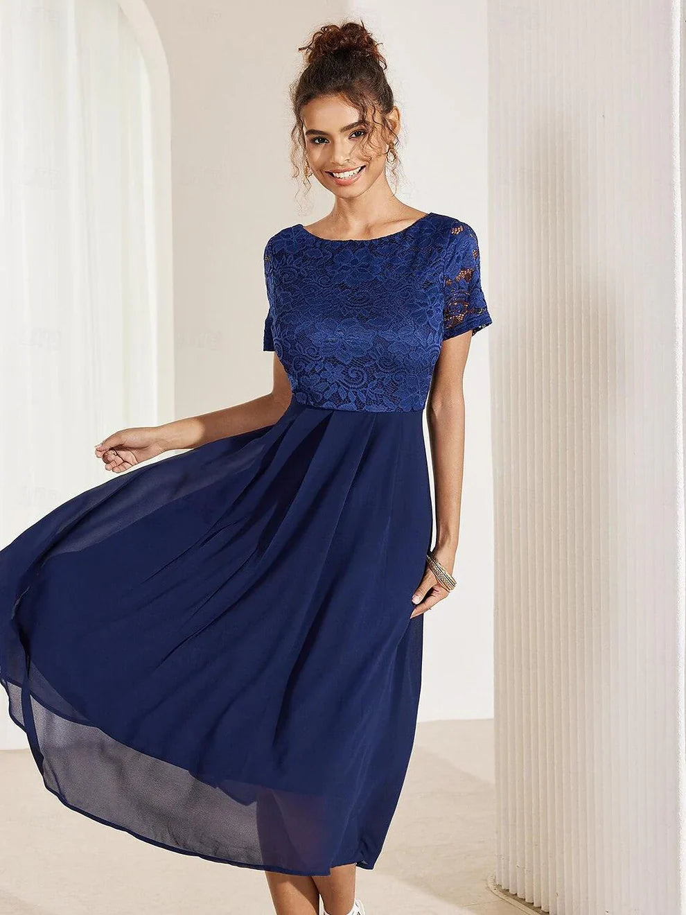 Mavi Şifon Elbise – Dantelli Fırfır Etek Uçları